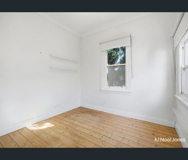 Spacious Living In The Heart Of Ringwood - Photo 5