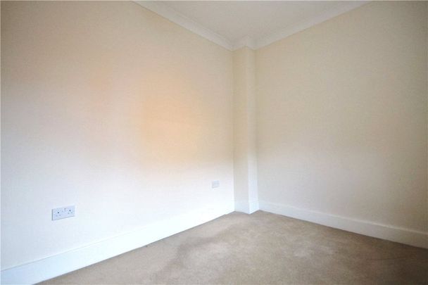 Lynchford Road, Farnborough - Photo 1