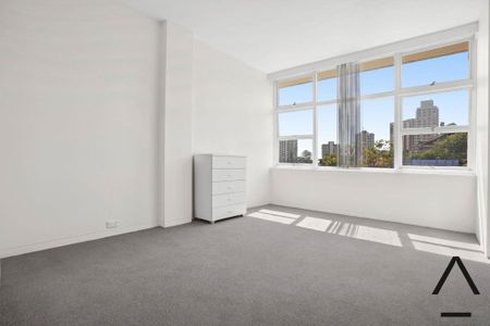 Enjoy Peace and Quiet with Unobstructed Harbour Bridge Views - Photo 2