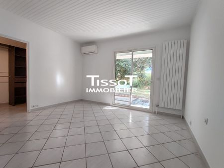 Location Maison 6 pièces 243m² NIMES 30900 - Photo 2
