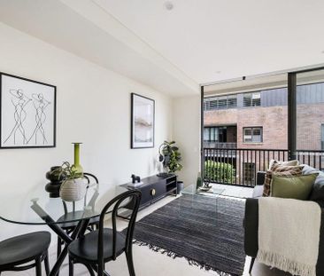 Boutique Apartment in the Heart of Leichhardt - Photo 3