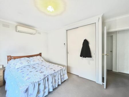 Two bedroom home in prime location - Photo 4