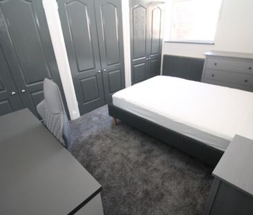 6 bedroom terraced house to rent - Photo 5