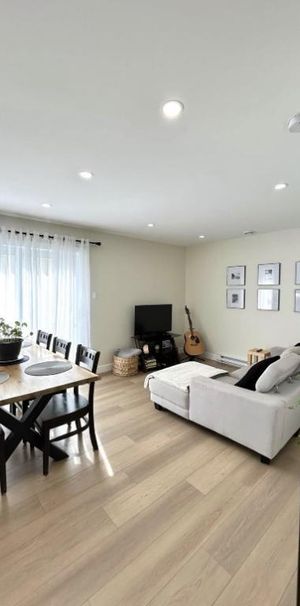 Logement 4 1/2 à louer Sainte-Thérèse - Photo 1