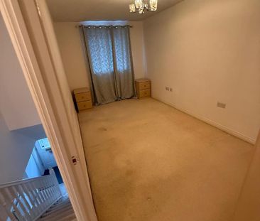 4 bedroom detached house to rent - Photo 4