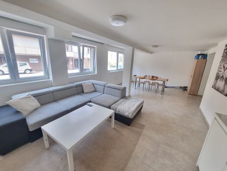 Appartement lumineux de 2,5 pièces au rez-de-chaussée dans un emplacement central à Granges - Photo 2