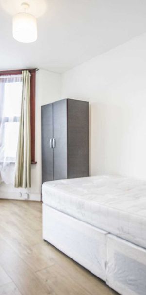 Price £800 pcm - Available Now - Furnished - Photo 1