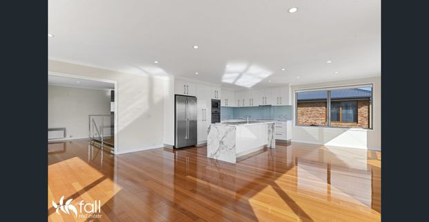 Immaculate Home, Views, Sunny Aspect - Photo 1