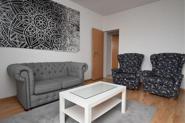 Vollmöblierte 2-Zimmer-Wohnung mit Balkon und Einbauküche zu vermieten! - Photo 1