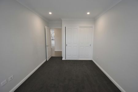 Prime Location - Stylish 2-Bedroom Unit! - Photo 3