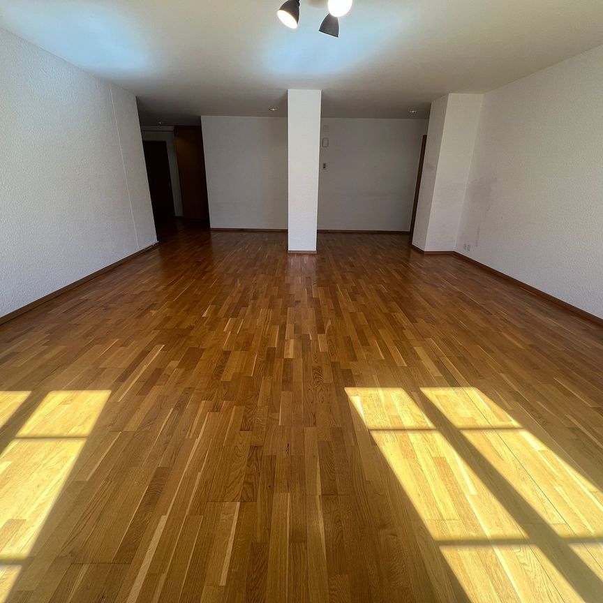 BEL APPARTEMENT 4.5 PCES AU COEUR DE LA VIEILLE VILLE - Photo 1