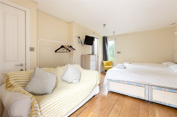 Sandycombe Road, Richmond, TW9 studio to rent - Photo 1