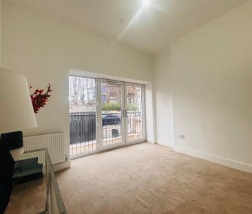 2 bedroom flat to rent - Photo 2