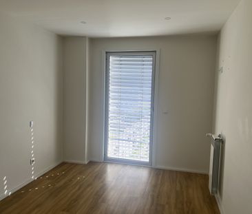 Apartamento T3 com Varanda e 2 Lugares de Garagem em Matosinhos Sul - Photo 3
