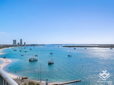 Luxury Broadwater Living - Marine Parade, Labrador - Photo 4