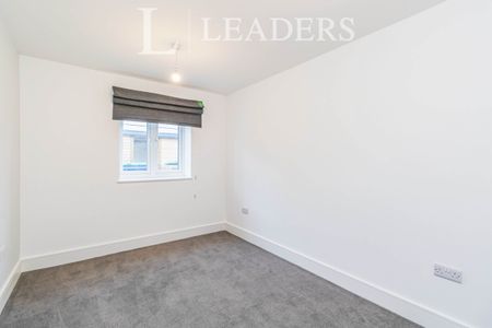 1 bedroom flat to rent Hersham Road, Walton, KT12 - Photo 2