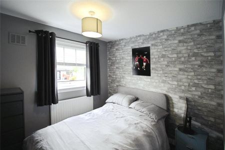 4 bedroom detached house to rent - Photo 5