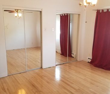 Longueuil – Super grand logement 5 1/2 à louer – Chauffé – Hydro-Qu... - Photo 1