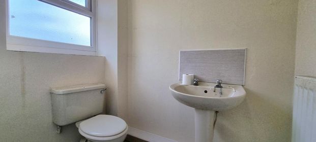 1 bedroom ground floor flat to rent - Photo 1