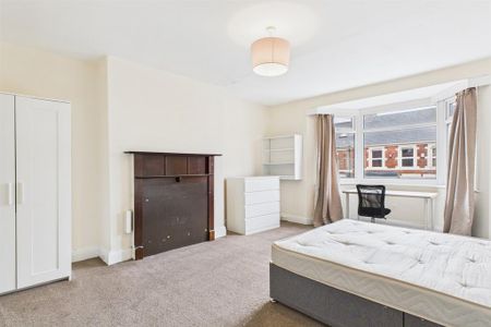 4 bedroom semi-detached house to rent - Photo 4