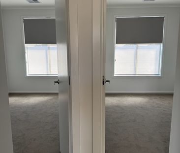 Brand New Townhouse Living in the Heart of Riverside Estate - Photo 4