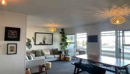 Superb Position – Stunning Views in the Heart of Devonport - Photo 2