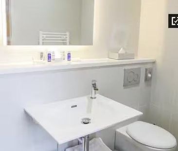 2-bedroom apartment to rent in Ballsbridge, Dublin - Photo 1