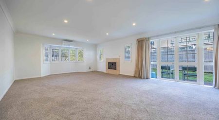 Double Grammar Zone Home - Photo 2