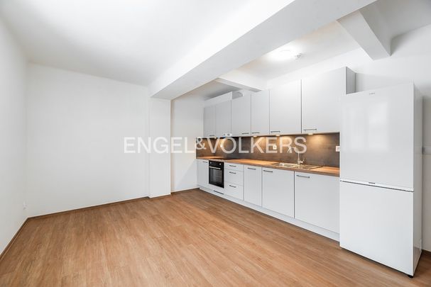 Pronájem bytu 2+kk 49 m², Šrobárova 1868, Praha - Photo 1