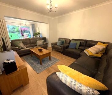 4 bedroom semi-detached house to rent - Photo 6