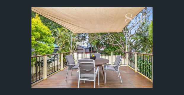 1920s Character and Modern Updates in Prized Street - Photo 1