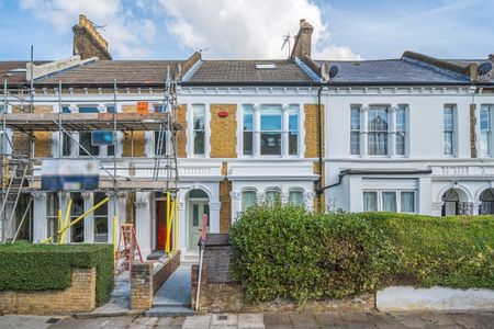 5 bedroom flat to rent - Photo 2