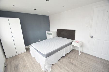 7 bedroom terraced house to rent - Photo 4