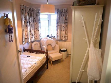 Mulberry Close, Hendon, NW4 - Photo 2