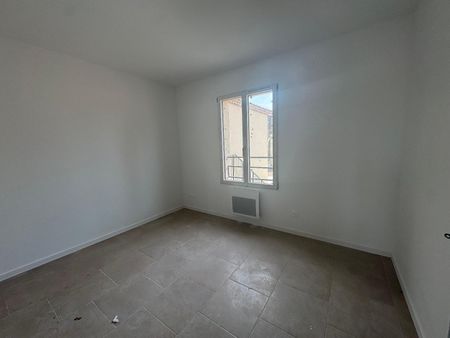 Location Appartement 2 pièces 45m² POURRIERES 83910 - Photo 2