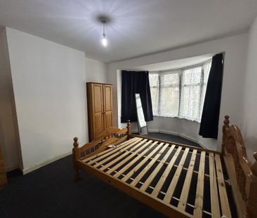 3 bedroom terraced house to rent - Photo 5