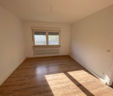 Gemütliche 3-Zimmerwohnung mit Laminatboden in Duisburg - Photo 2
