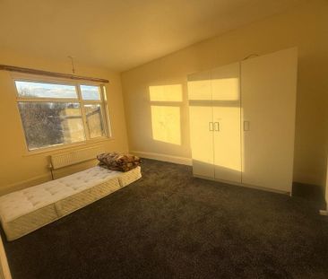 2 bedroom semi-detached house to rent - Photo 2