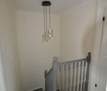 3 bedroom terraced house to rent - Photo 4