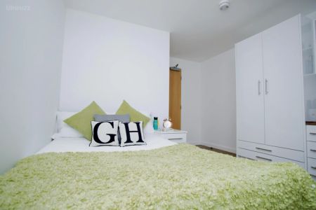 Gold 2 bed room - Photo 2