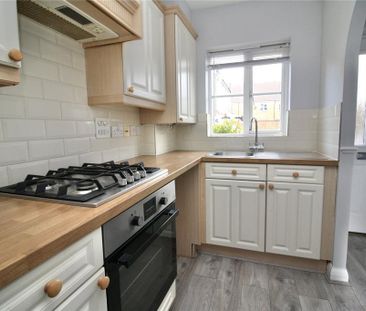 2 bedroom end of terrace house to rent - Photo 2