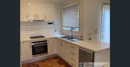 TOWNHOUSE! - Photo 4