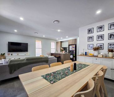 Stylish Townhouse in the Prestigious Willowdale Estate - Photo 4