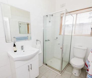 MORDIALLOC BAYSIDE & VILLAGE LIFESTYLE! - Photo 5