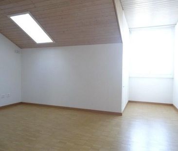 Moderne 4.5-ZW à 119m2 im DG mit Terrasse - Photo 4