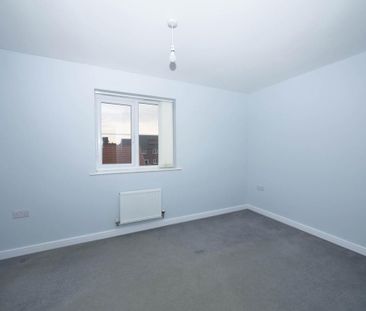 2 bedroom end of terrace house to rent - Photo 2