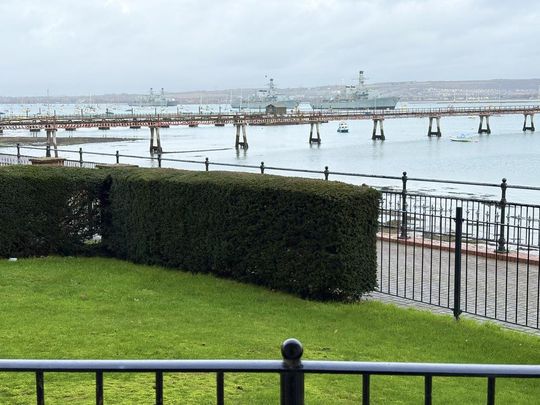 2 bedroom ground floor flat to rent - Photo 1