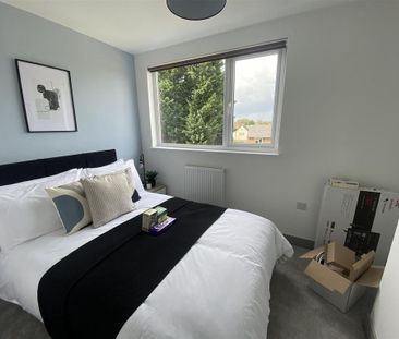 1 bedroom in a house share to rent - Photo 2