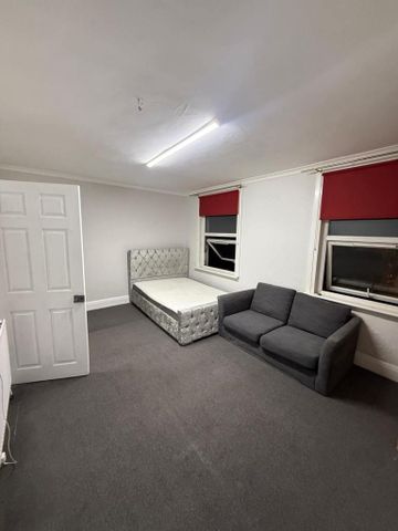 2 bedroom house share to rent - Photo 3