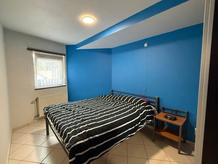 GELIJKVLOERSAPPARTEMENT MET TERRAS EN GARAGE IN HET CENTRUM VAN TIELT. - Photo 3